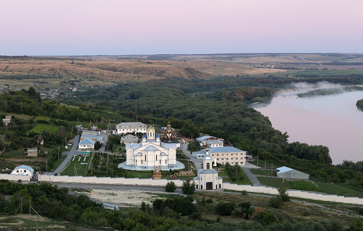 храм с 33 куполами в серафимовиче